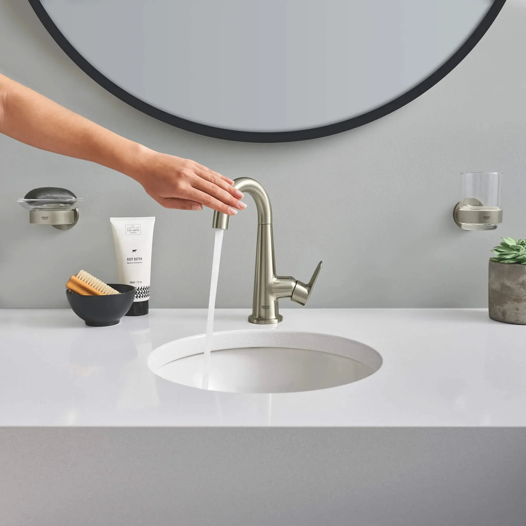 Grohe Essentials Soap Dish with Holder - Image 4